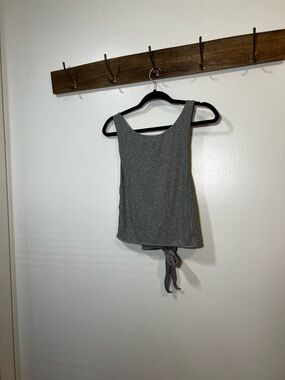Gray Criss Cross Lulu Lemon tank.
